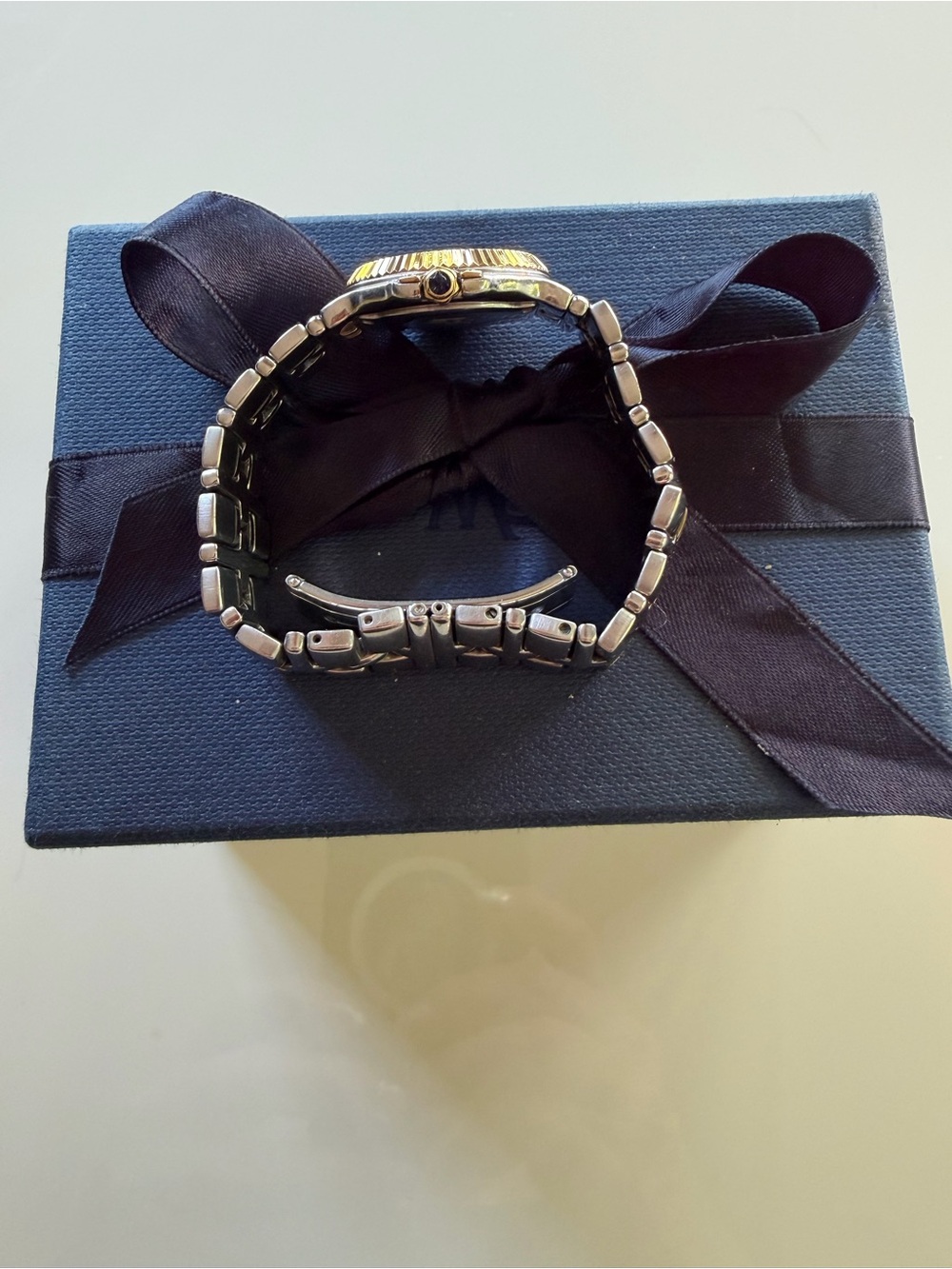 Raymond Weil Parsifal Two Tone Watch with Mother-of-Pearl Dial. - Picture 2 of 6